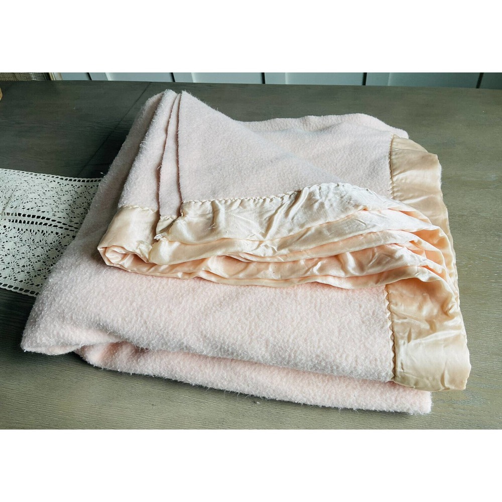 Vintage Fieldcrest Touch of Class Acrylic Satin Trim Pink Peach Blanket 89 x 92